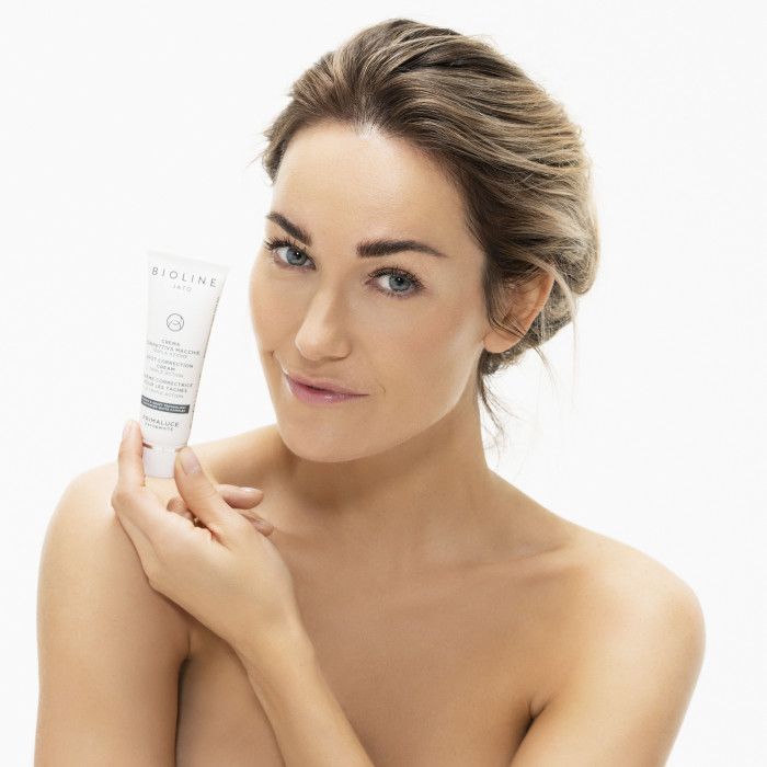 Осветляющий дневной крем 3 в 1 SPF 30 Primaluce Exfo&White Spot Correction Triple Action Cream SPF 30