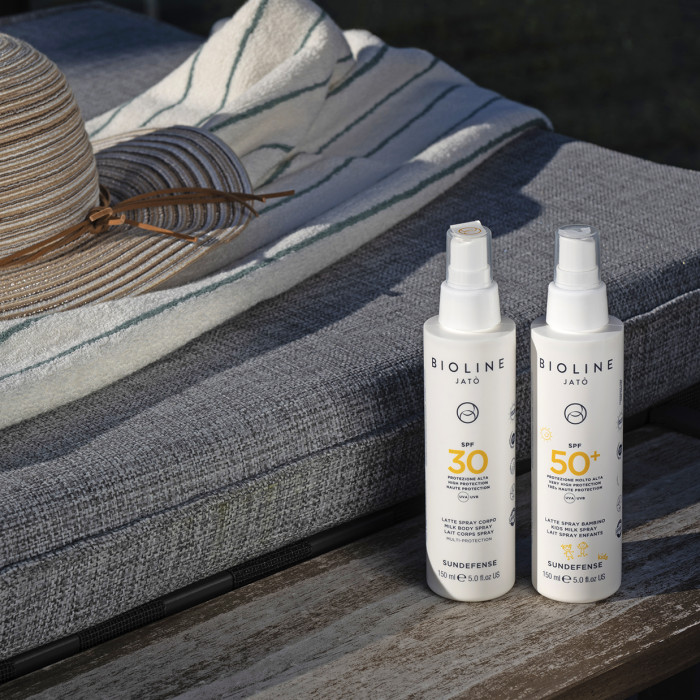 Спрей-молочко для детей SPF 50+ Sundefense Very High Protection Kids Milk Spray SPF 50+