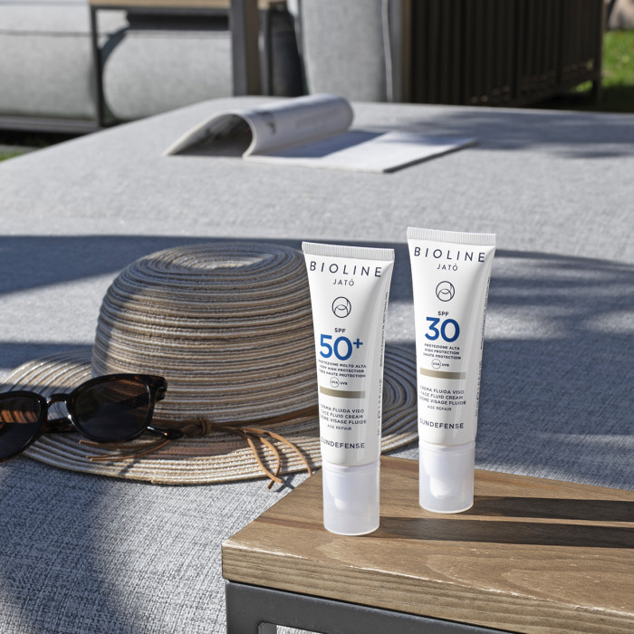 Флюид для лица с кремовой текстурой SPF 50+ Sundefense Very High Protection Face Fluid Cream SPF 50+